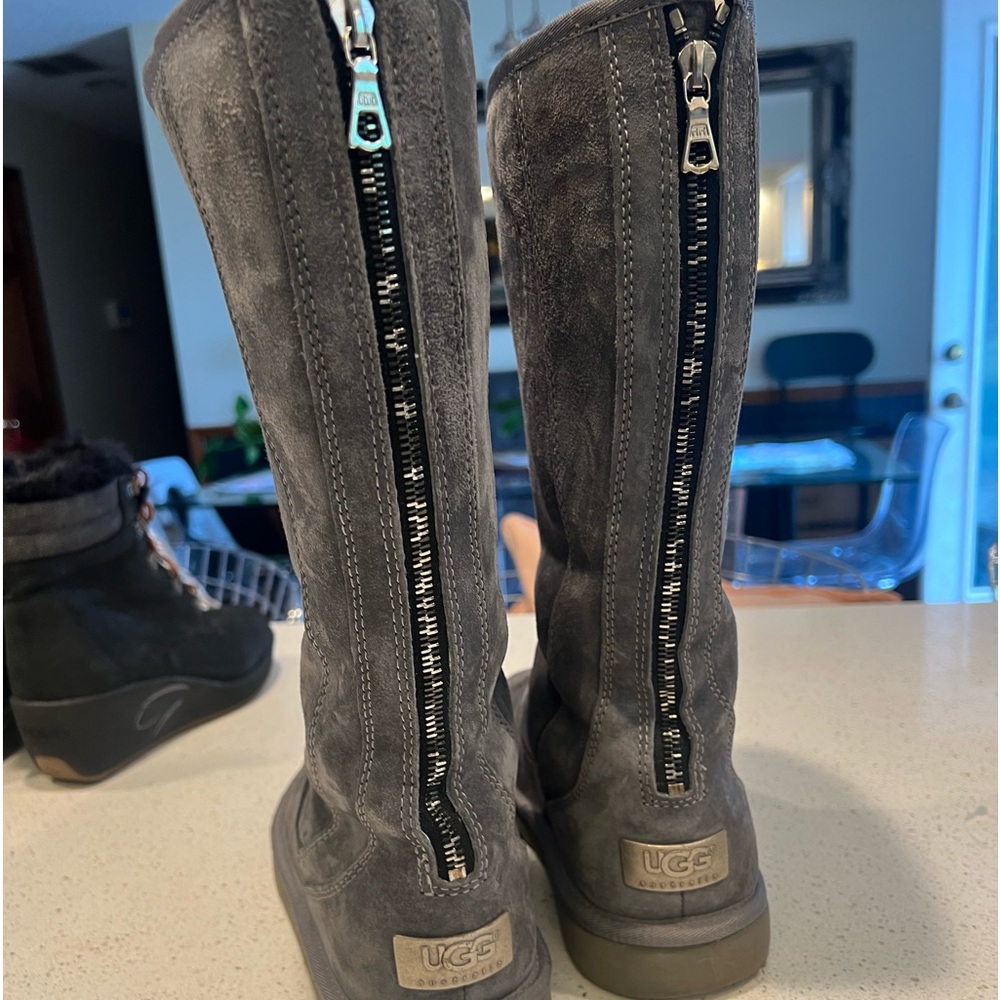 UGG BOOTS